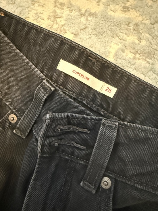 Levi's Relaxed Black Women's Jeans - Picture 2 of 3
